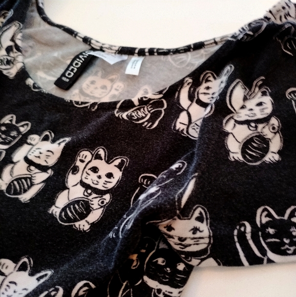 Adorable H&M Lucky Cat B&W Crop Top XS - Picture 7 of 8